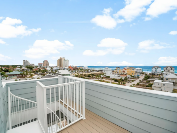 Luxurious Beach Home 6-Bedroom - Your Tropical Escape Awaits